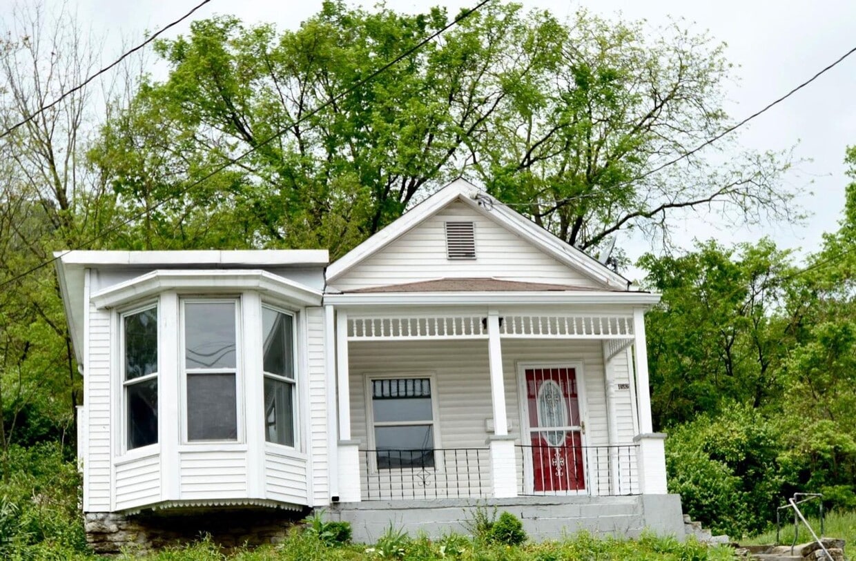Cute 2 bed 1 Bath Home! Huge Walk in Closet!!!! - Cute 2 bed 1 Bath Home! Huge Walk in Closet!!!!