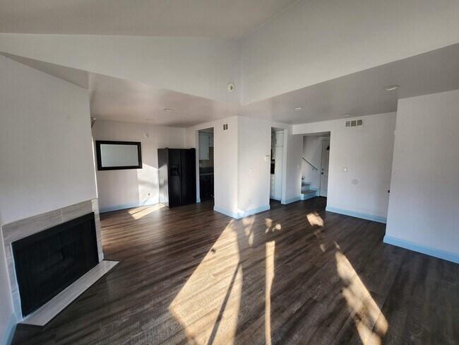 Foto del edificio - 2100 Santa Fe Ave