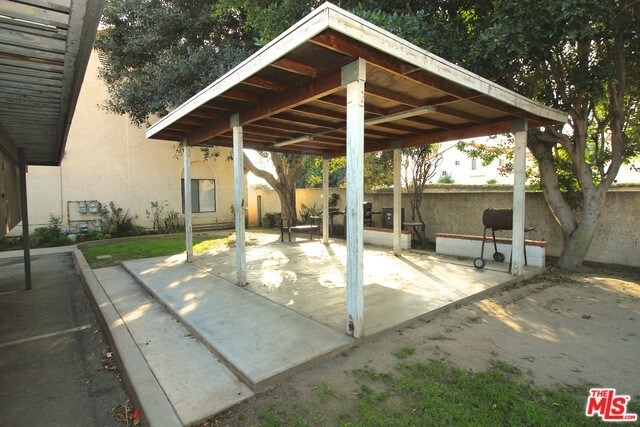 Building Photo - 15338 Gundry Ave