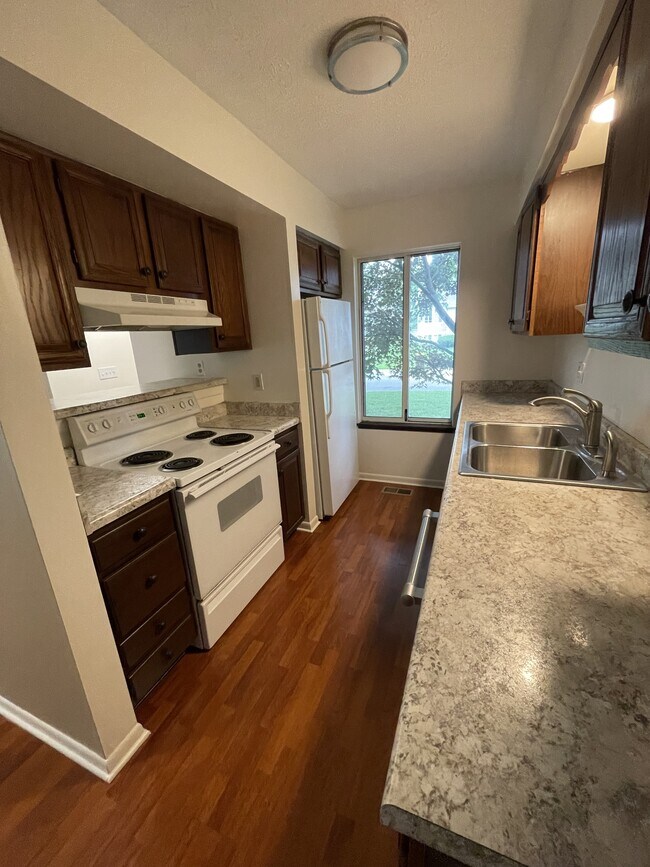 Photo - 2177 Woodleaf Ct (Okemos, MI) Apartment