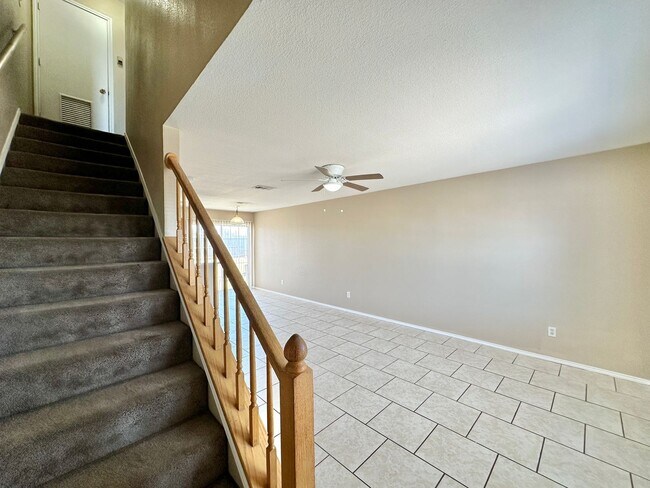 Building Photo - 5910 Greengate Dr