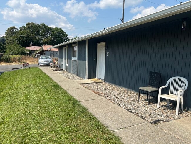 Building Photo - 3023 N Hogan St