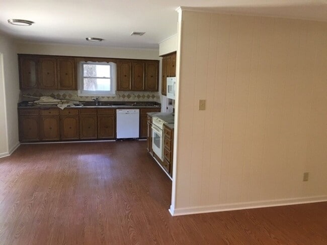 Building Photo - 1115 Briar Creek Rd