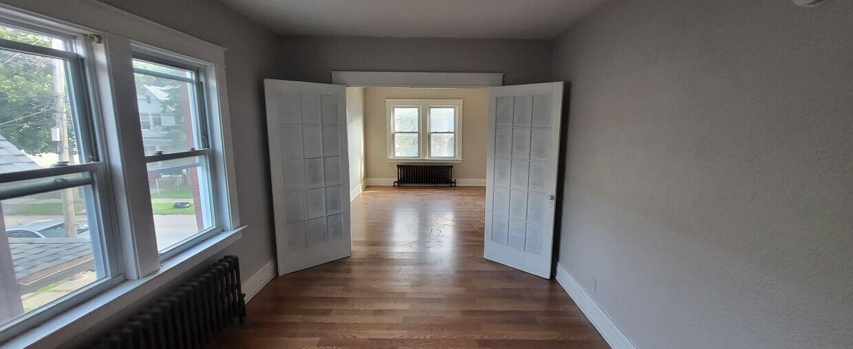 Primary Photo - 1336 Ashland Ave