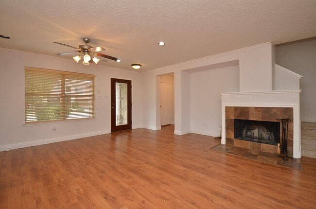 Foto del edificio - 29610 Benson Springs Ln