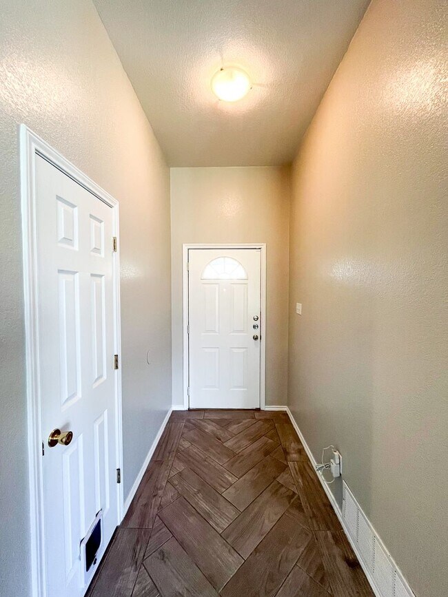 Building Photo - Available Now Beautiful 1 story, 4 bedroom...