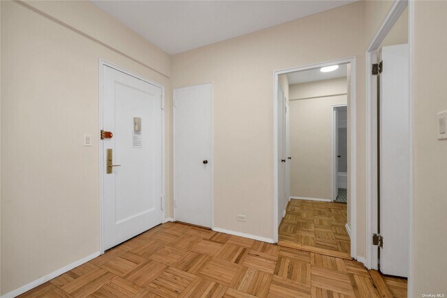 Foto del edificio - 6776 Booth St