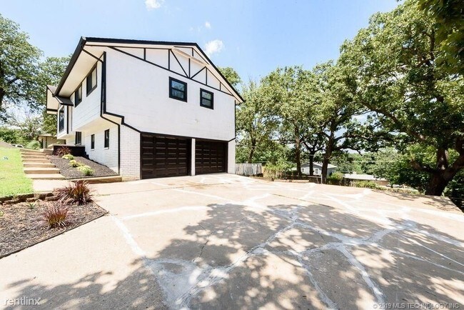 Building Photo - 3 br, 2.5 bath House - 6827 W 35th Pl