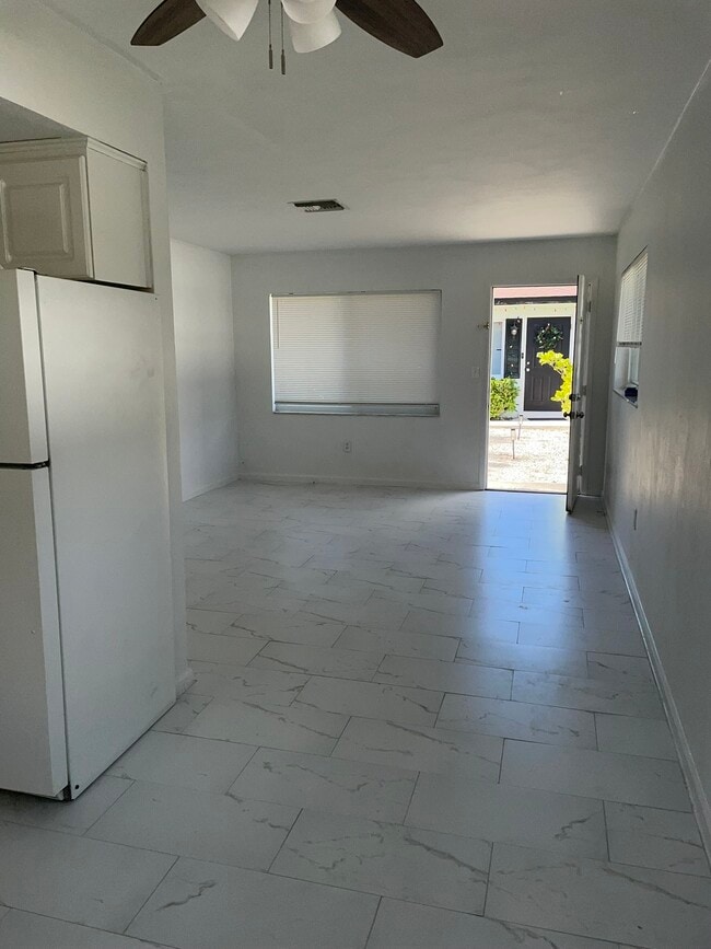 Building Photo - 627 92nd Ave N