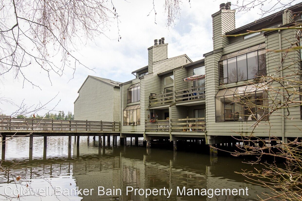 Foto principal - 2 br, 2 bath House - 7 Lake Bellevue Drive...