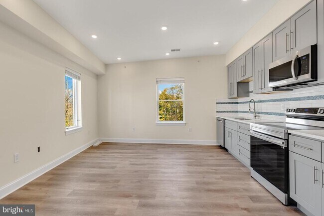 Building Photo - 511 Gorgas Ln