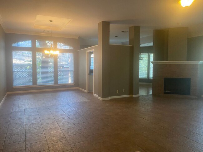 Building Photo - 11127 Auburn Glen