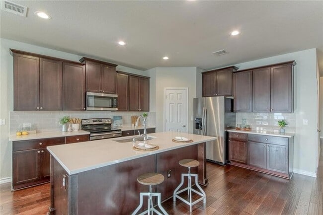 Building Photo - 173 Flexus Ln