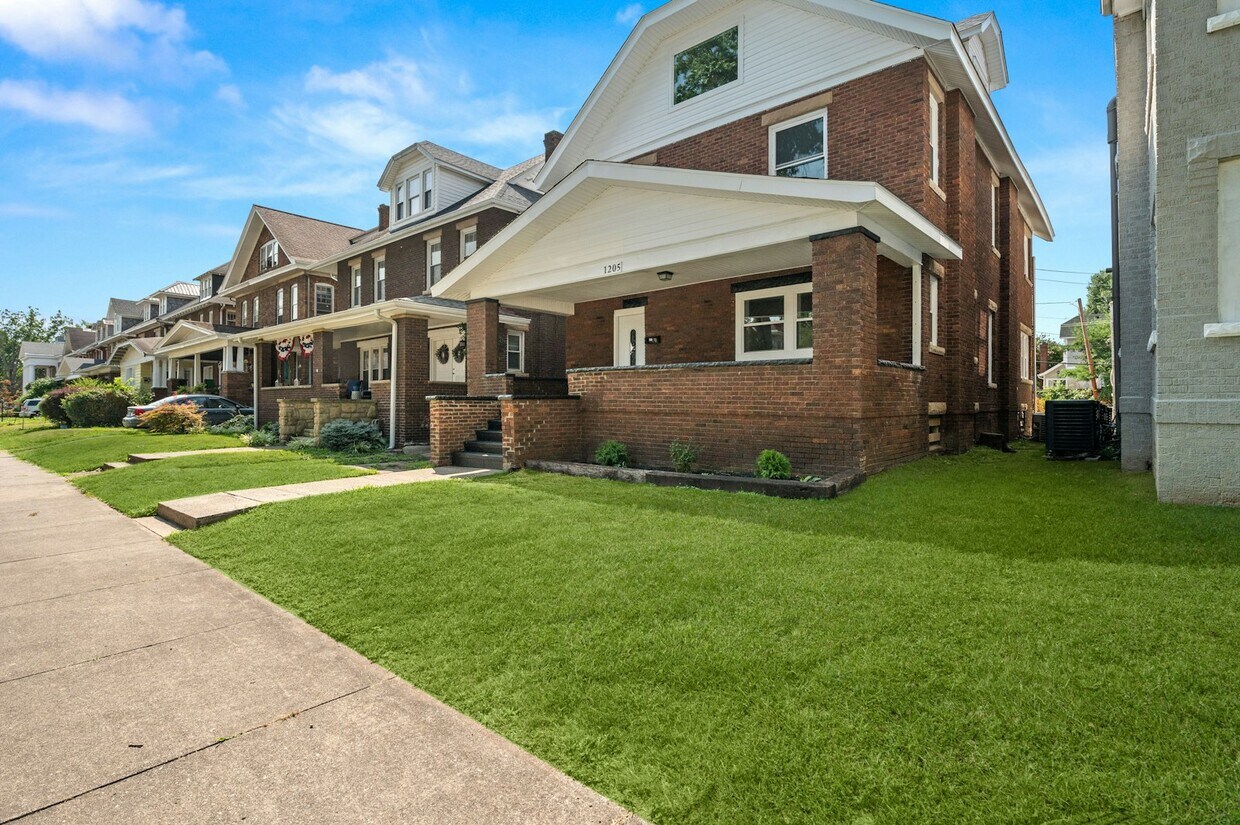 Foto principal - 1205 Charleston Ave