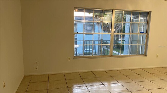 Foto del edificio - 5234 Curry Ford Rd