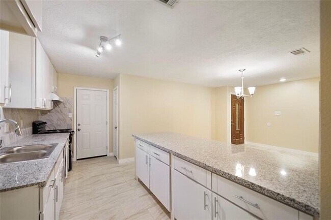 Building Photo - 5538 Birchgate Dr