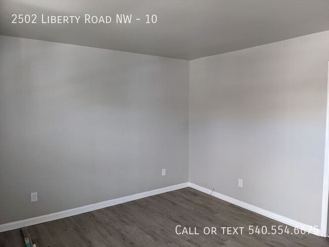 Foto del edificio - 2502 Liberty Rd NW