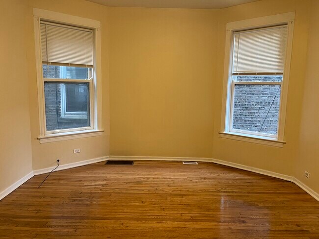 Foto del edificio - 7419 S Ingleside Ave