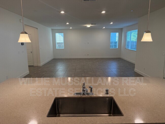 Building Photo - 1388-1390 Dairy Dr