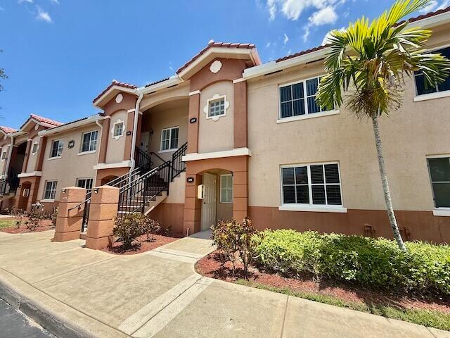 Foto principal - 3496 Briar Bay Blvd
