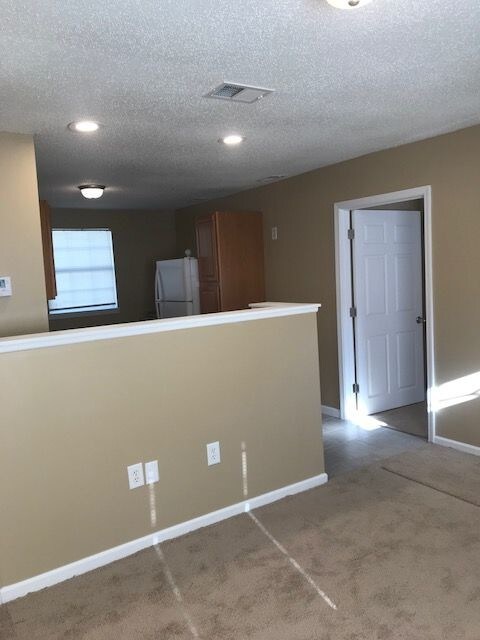 Building Photo - Newly Renovated 250 off first month rent