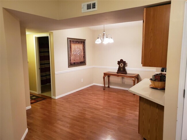 Building Photo - 2333 Sandalwood Creek Ct