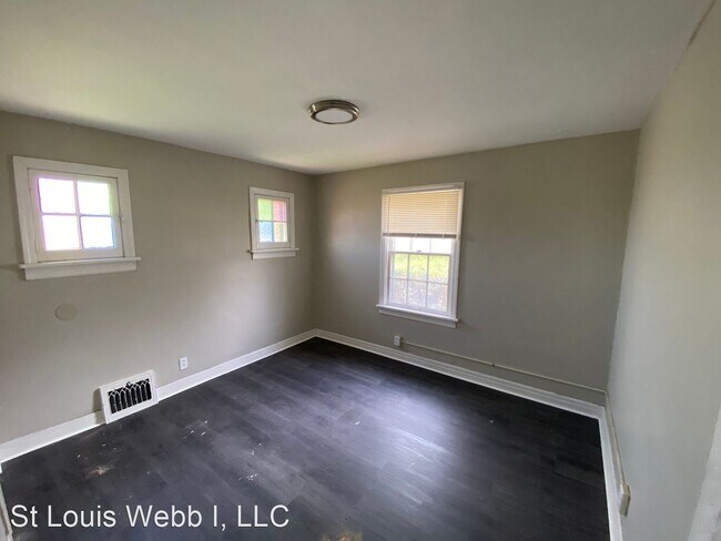 Building Photo - 3 br, 1 bath House - 2730 Kinamore Dr