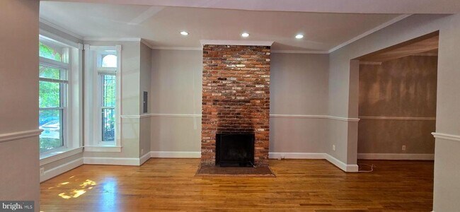 Foto del edificio - 824 7th St NE