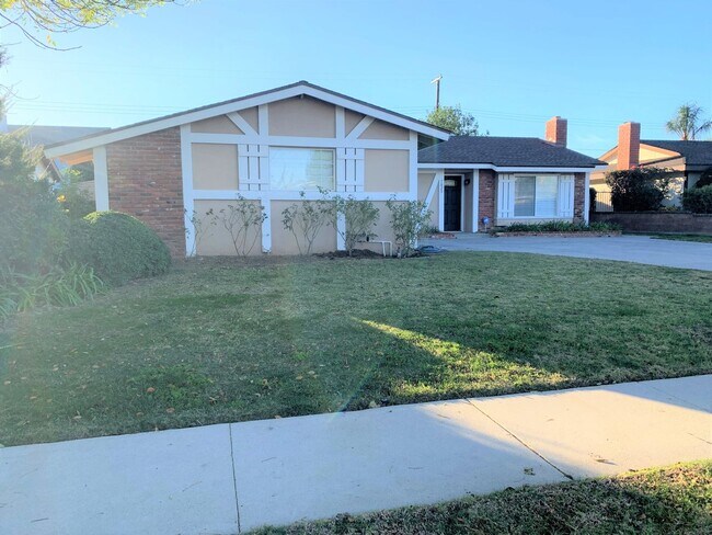 Foto del edificio - Newly Remodeled 3 Br 2 Ba Home in West Hills