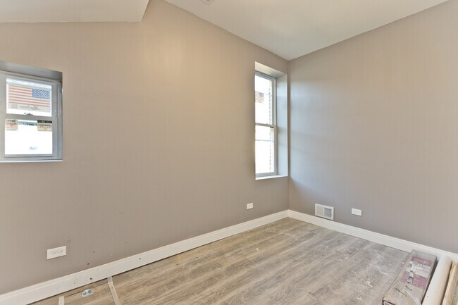 Foto del edificio - 1747 N Spaulding Ave