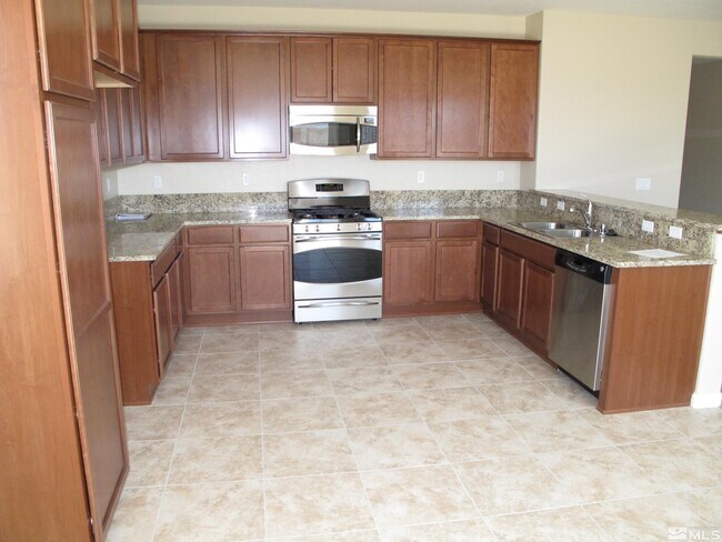 Foto del edificio - 10715 Cedar Rock Dr
