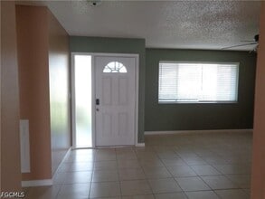 Building Photo - 4402 SE 20th Pl