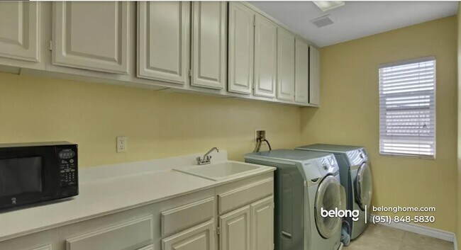 Foto del edificio - 28560 Sunridge Ct