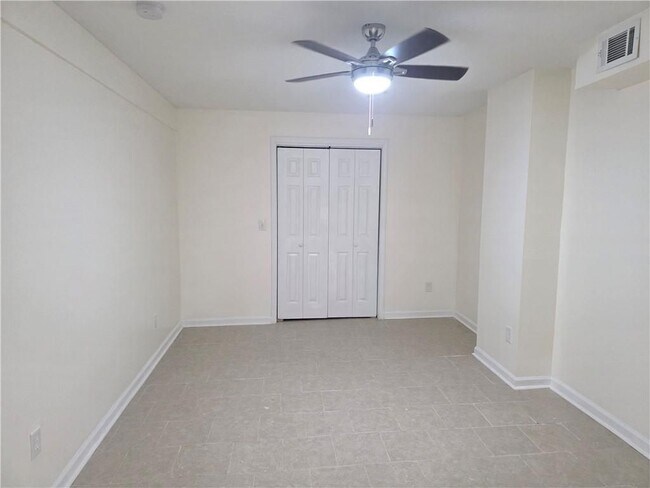 Foto del edificio - 2435 Bouldercliff Way SE