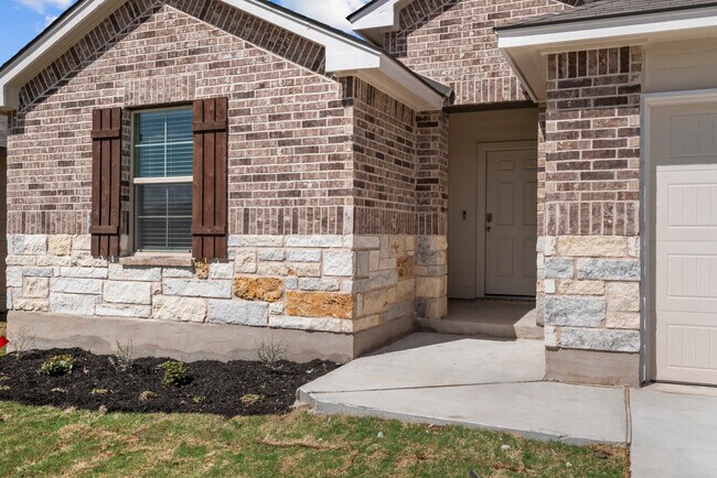 Building Photo - 2620 Shinoda Dr