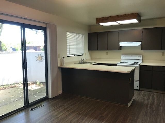 Foto del edificio - 2791 McBride Ln
