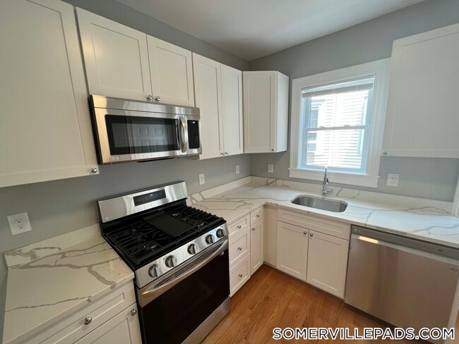 Building Photo - 33 Hancock St