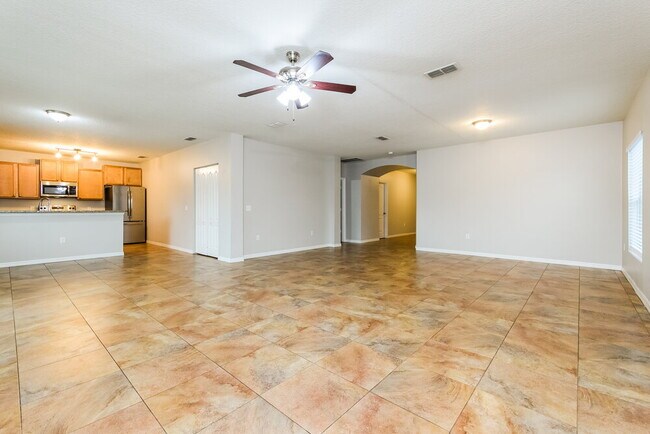 Building Photo - 3046 Dasha Palm Dr
