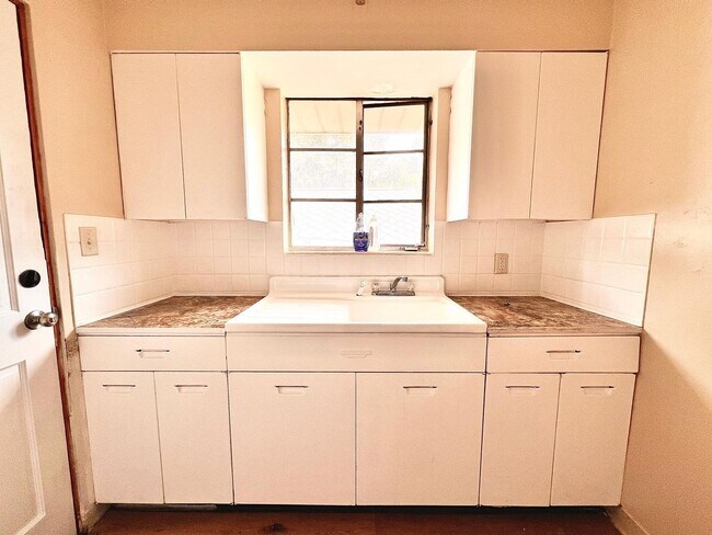 Foto del edificio - 2530 Pleasant St