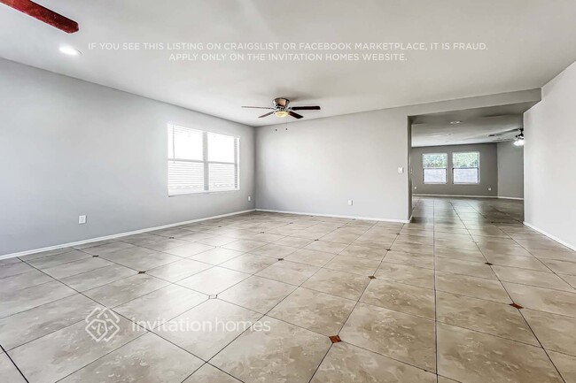 Building Photo - 9049 E Plata Ave