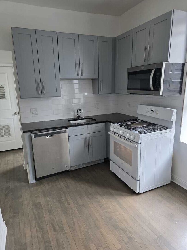 Foto del edificio - 2611 S Troy St