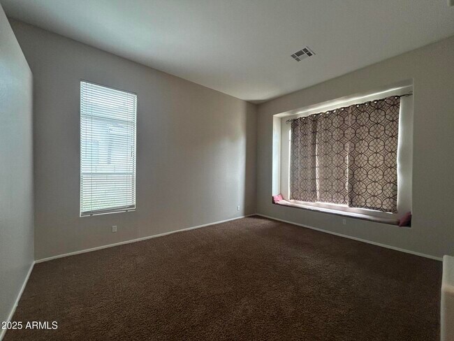 Foto del edificio - 2376 W Shannon St