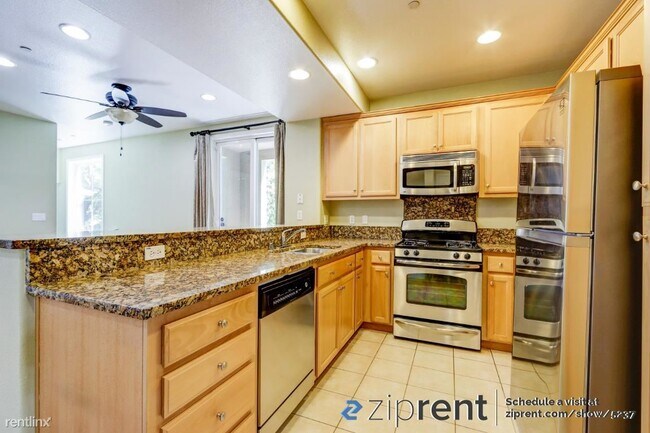 Foto del edificio - 3 br, 2 bath Townhome - 669 Modern Ice Dri...