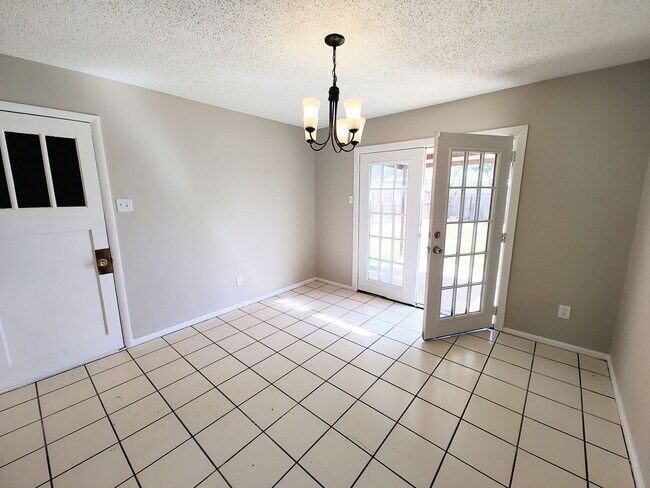 Foto del edificio - Charming 3 Bedroom Home