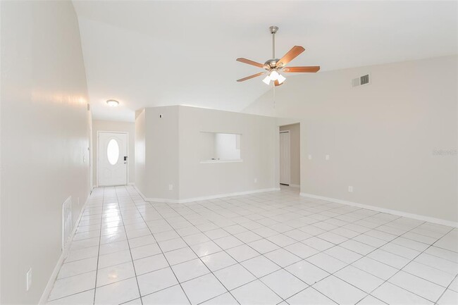 Building Photo - 807 Savona Pl