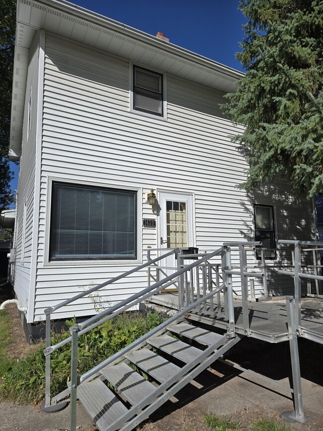 Building Photo - 1420 Linden Ct