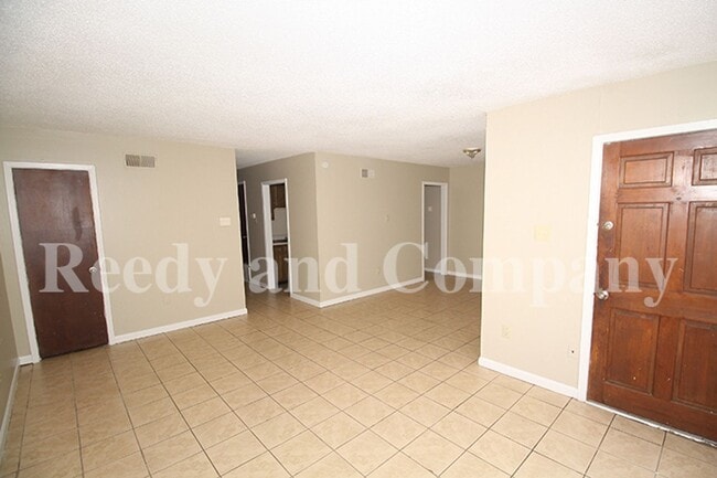 Building Photo - 3385 Barbwood Dr