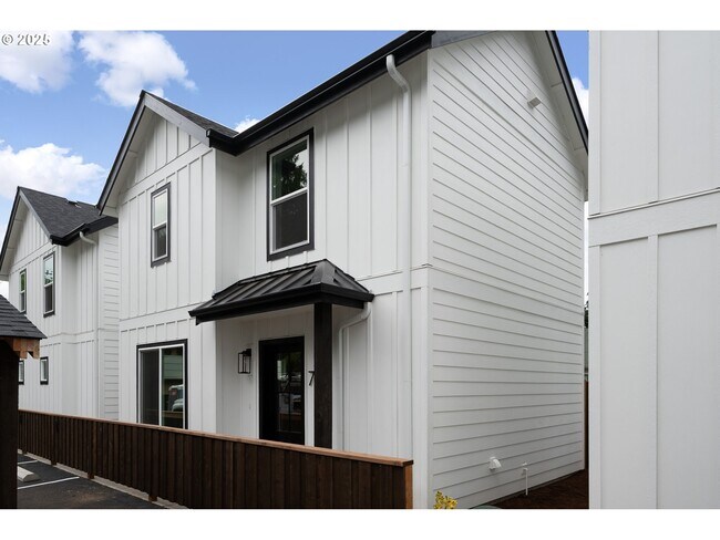 Building Photo - 4103 SE Olsen St