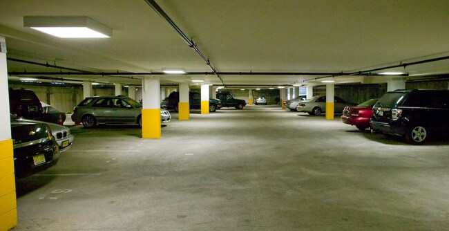 aparcamiento de coches - 61 Grand St