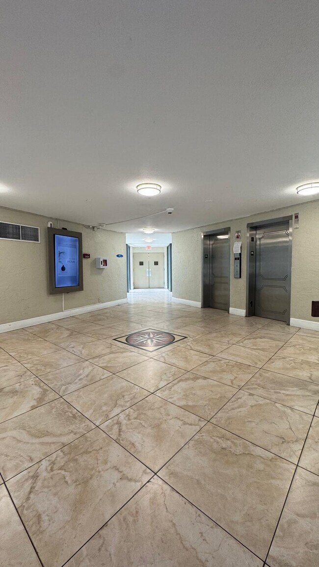 Foto del edificio - 4222 Inverrary Blvd